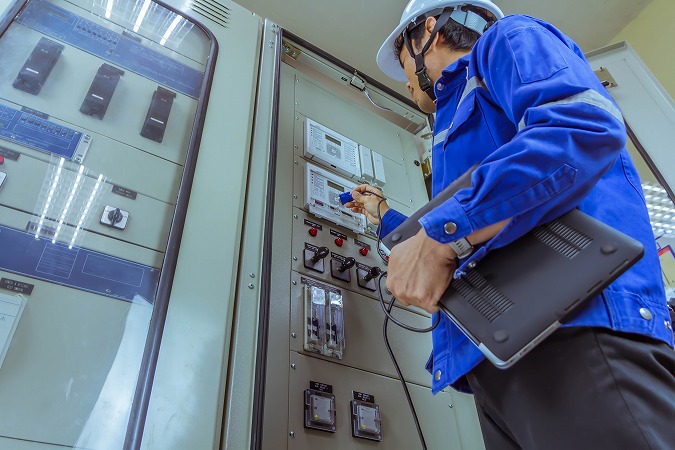 未経験者必見！一般電気設備工事の資格取得支援制度とは